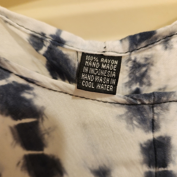 Tie dye cover up, high low hem , very long and roomy - Picture 3 of 4